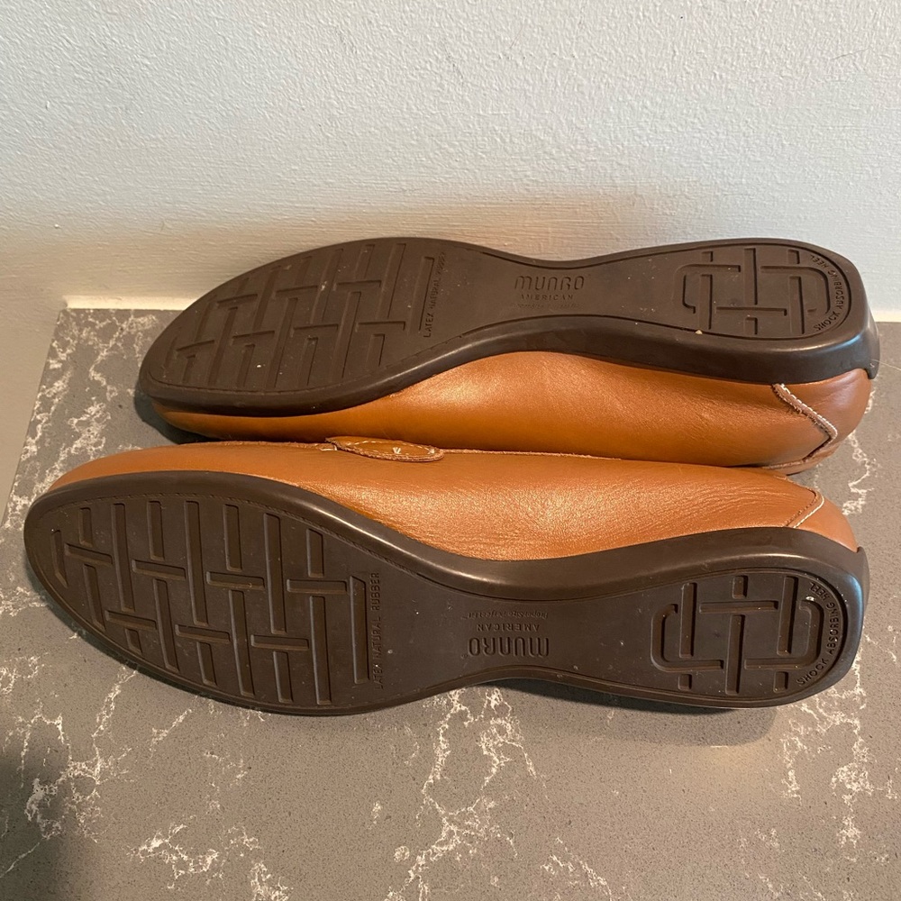 Munro American loafers ladies 8.5 M gently worn excellent condition. - Picture 4 of 8